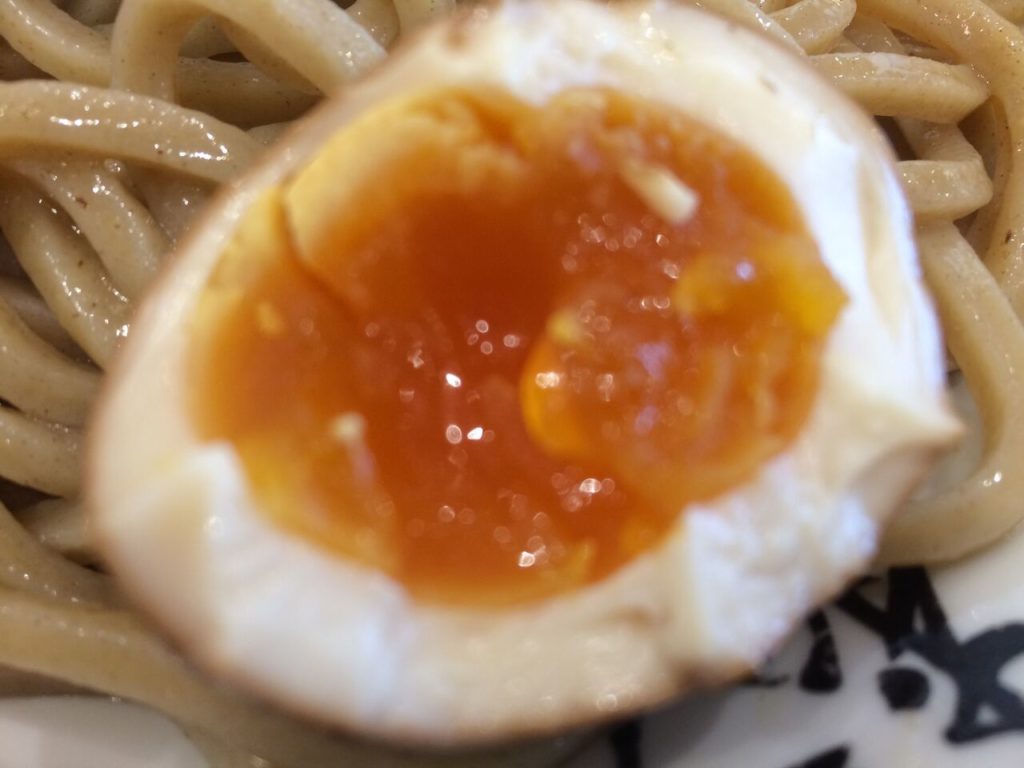 木更津アウトレットの松戸冨田製麺の煮卵